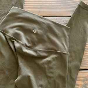 🍋LIKE NEW ALIGNS DARK OLIVE LULULEMON🍋